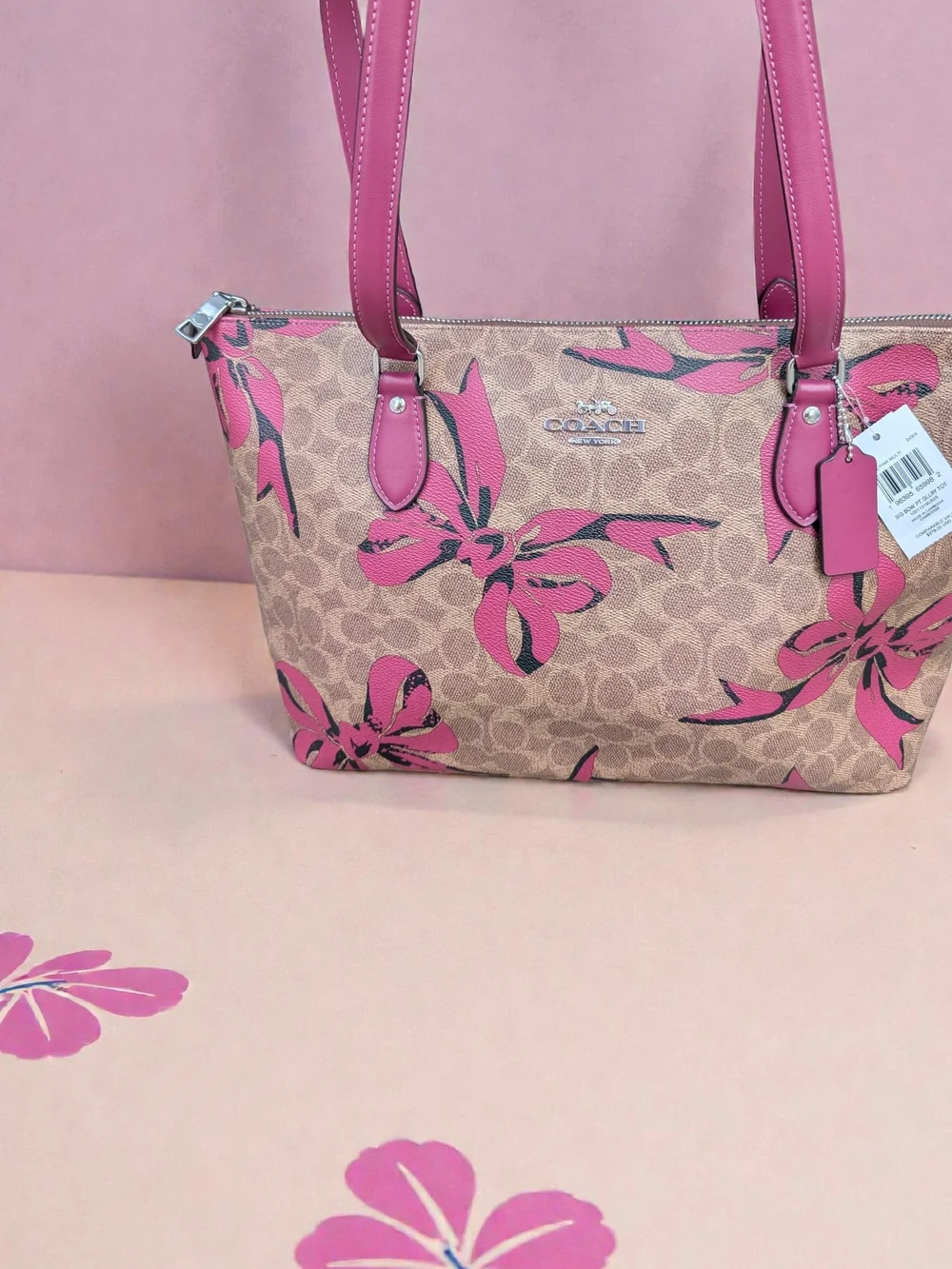 Coach Gallery Tote in Signature Canvas with Bow Print (NWT)